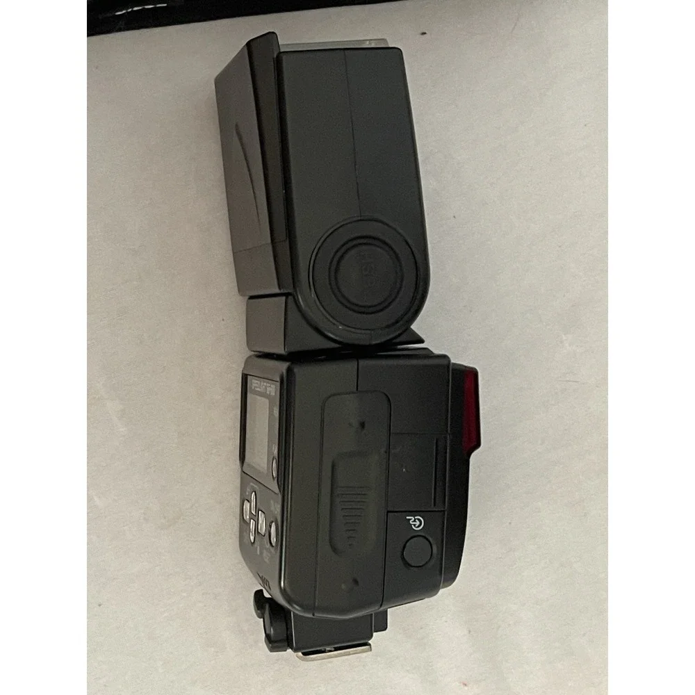 Nikon Speedlight SB-600 Shoe Mount Flash With Case